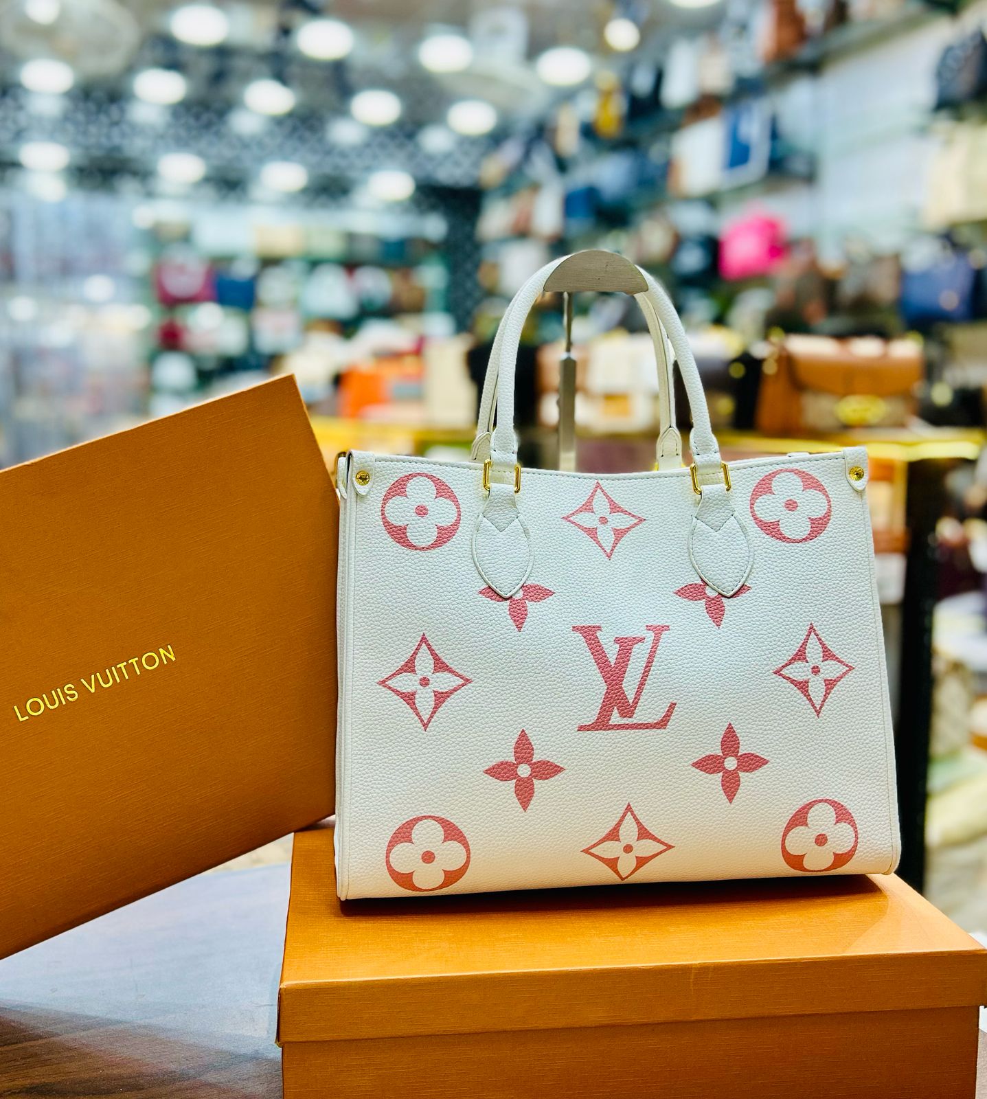 Louis Vuitton On The Go Tote Bag(Medium)