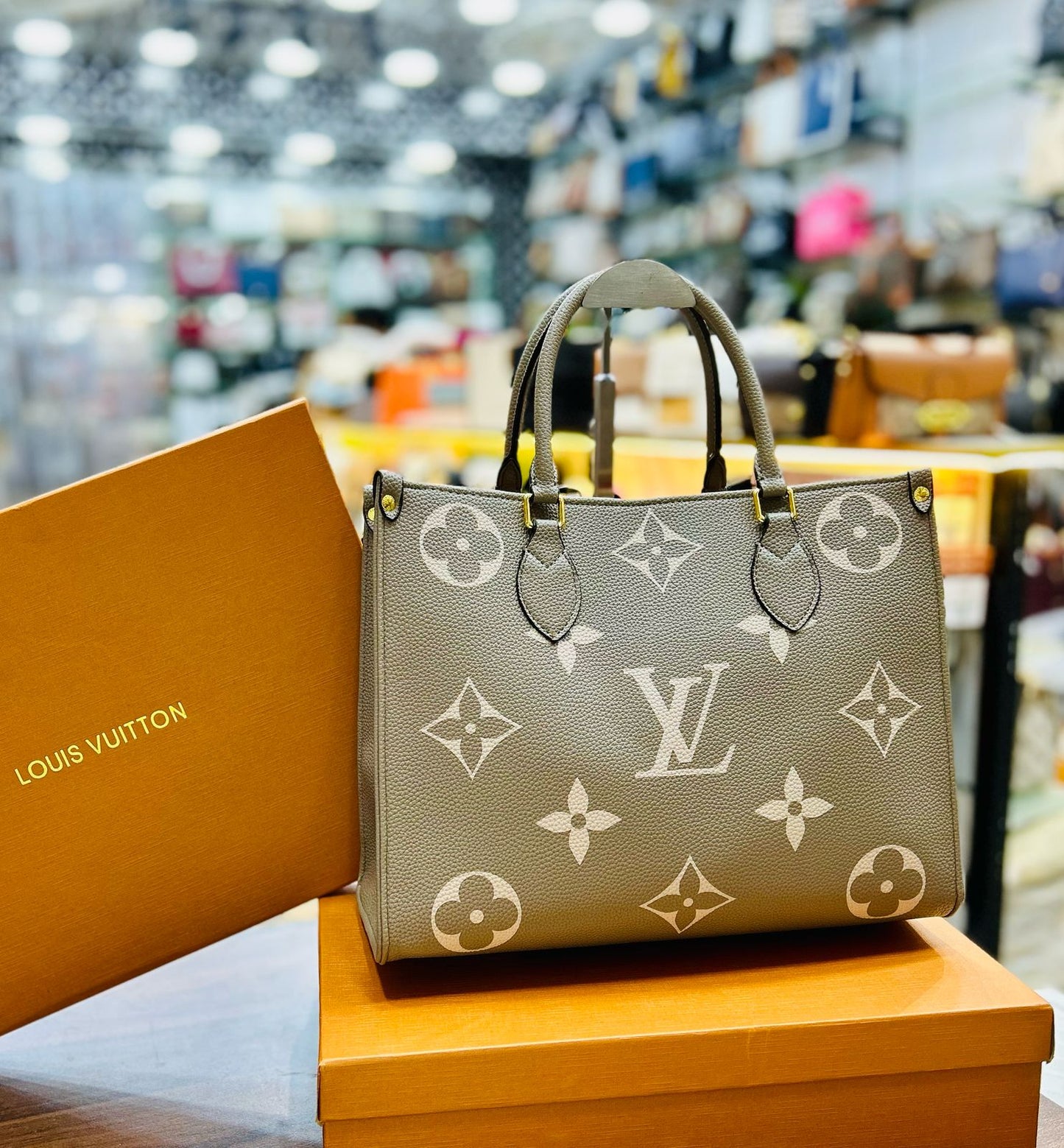 Louis Vuitton On The Go Tote Bag(Medium)