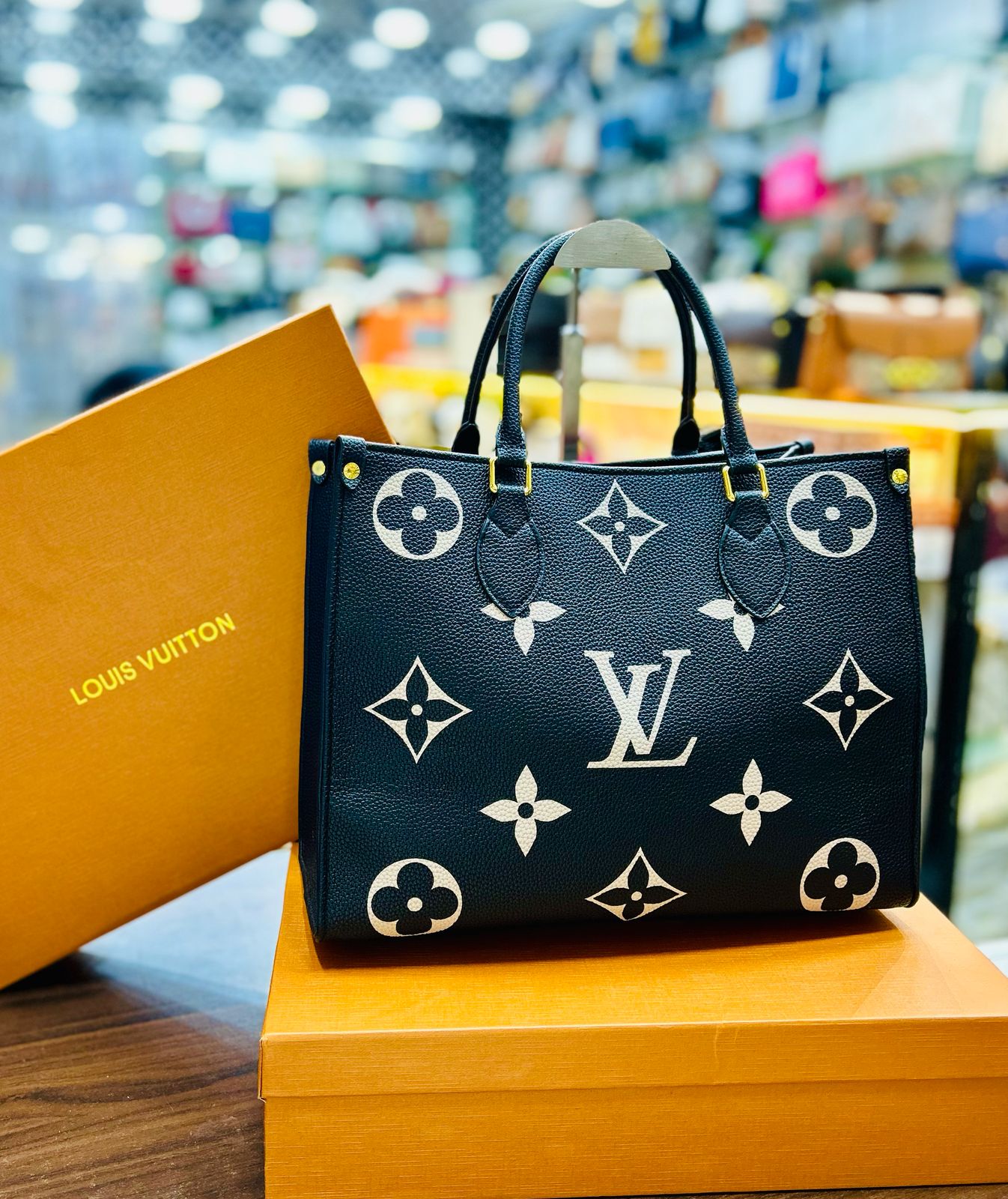 Louis Vuitton On The Go Tote Bag(Medium)
