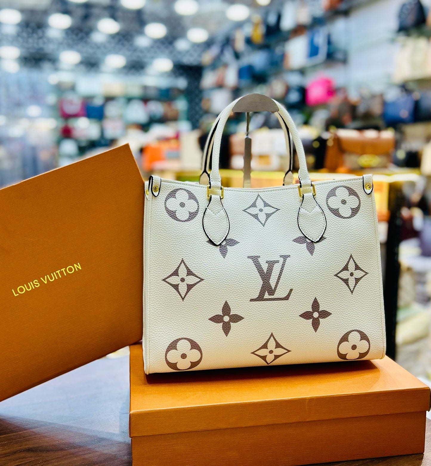 Louis Vuitton On The Go Tote Bag(Medium)