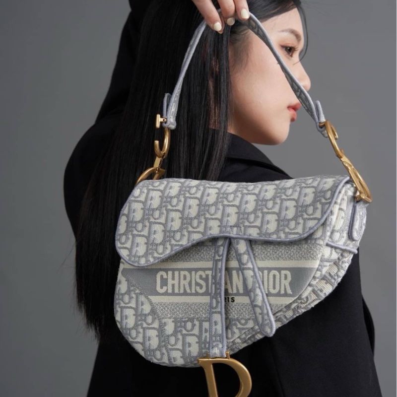 Christian Dior
Saddle Bag