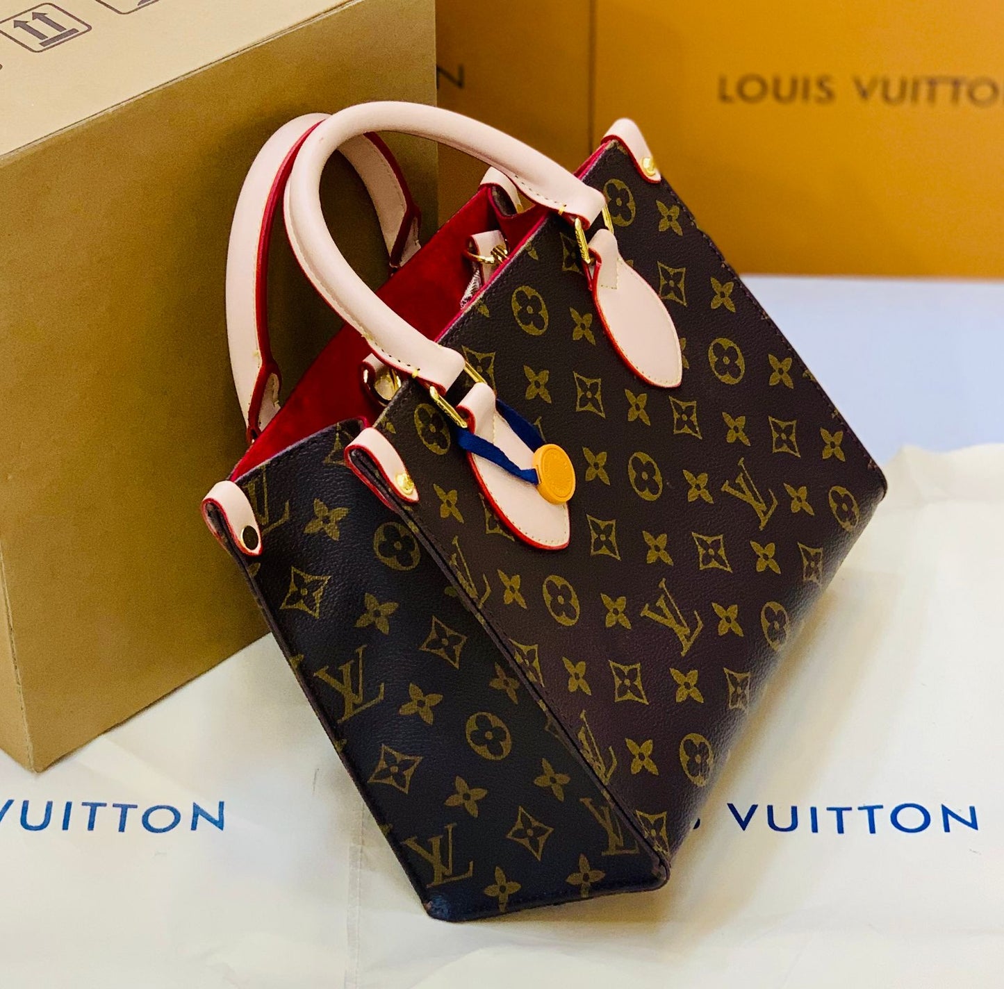 LV On The Go PM