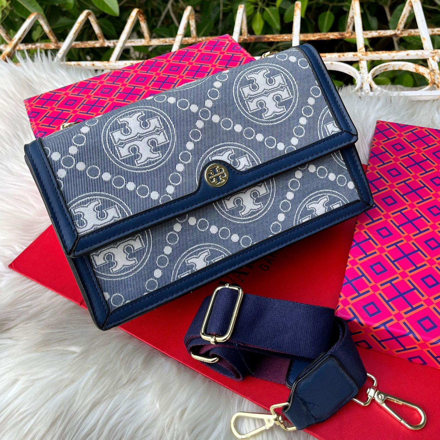 Tory Burch-T Monogram Jacquard Shoulder Bag