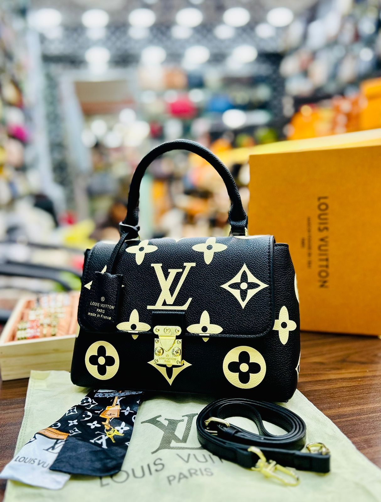 Lv Handbag With Long Belt(Black/Beige)